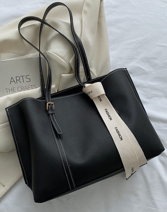 sac noire avec attache